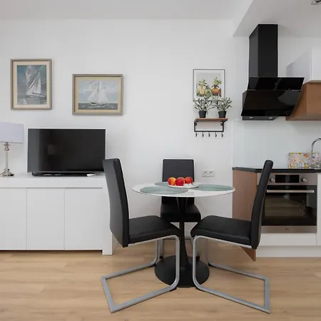 Spacious Near Paley And Medicover-handelsmana 2nd Warszawa