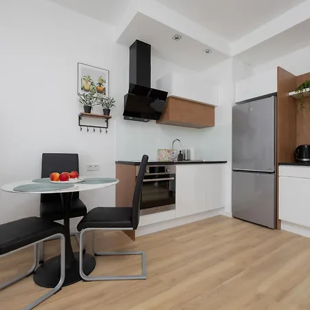 Spacious Near Paley And Medicover-handelsmana 2nd شقة وارسو