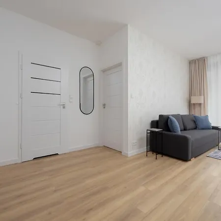 شقة Spacious Near Paley And Medicover-handelsmana 2nd *