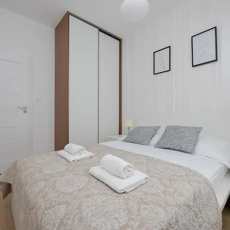 Spacious Near Paley And Medicover-handelsmana 2nd شقة
