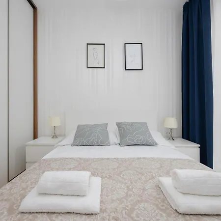 Spacious Near Paley And Medicover-handelsmana 2nd Apartment Warschau