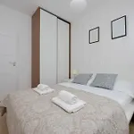 Spacious Near Paley And Medicover-handelsmana 2nd Apartamento
